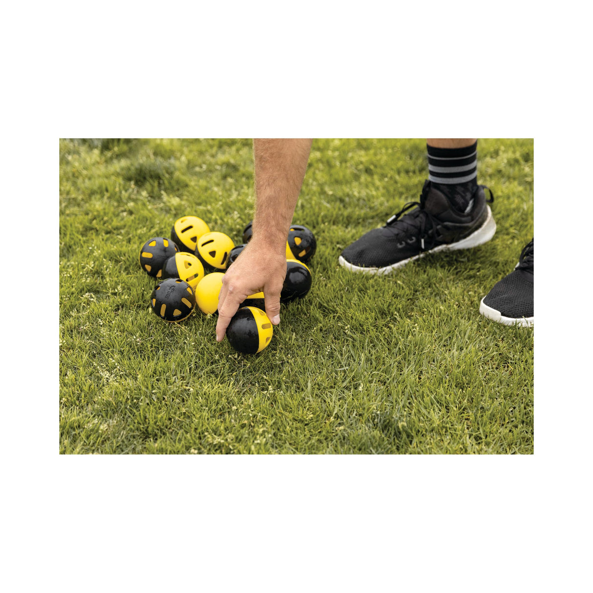 SKLZ Quickster Chipping Golf Net, Black + Balls 12 Pack